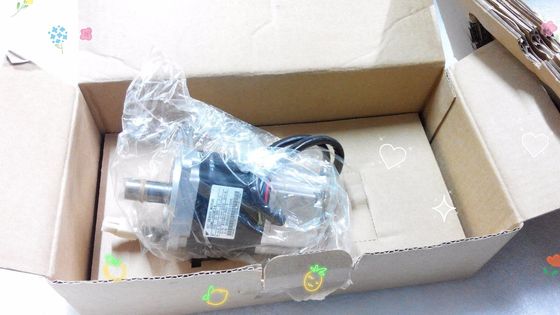 Yaskawa SGML-02AFJ16 AC SERVO MOTOR 2A 200W 3000RPM 200V NEW