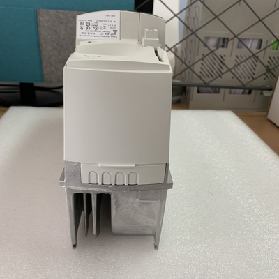 NIDEC SP1406 इन्वर्टर ड्राइव फ्रेम का आकार 1 50/60HZ 11A 5.5KW नया