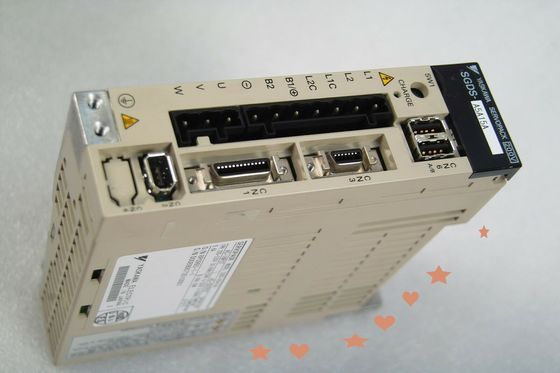 यास्कावा SGDS-A5A15A एसी सर्वो एम्पलीफायर 200-230V 0.6A 50W नया