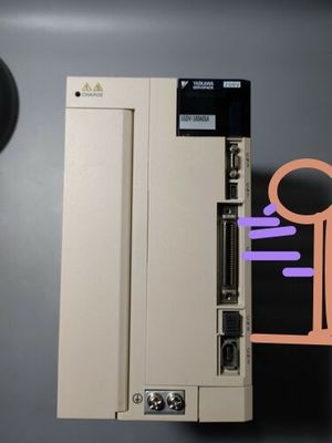 Yaskawa SGDV-180A01A AC सर्वो एम्पलीफायर 200-230V 9.7A 2KW नया